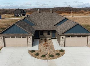 885 Picadilly Ln NW, Rochester, MN 55901