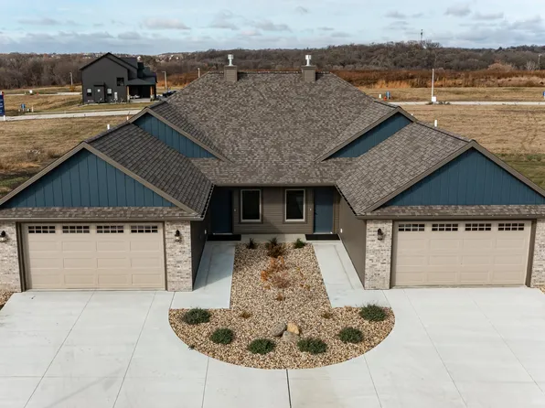 885 Picadilly Ln NW, Rochester, MN 55901