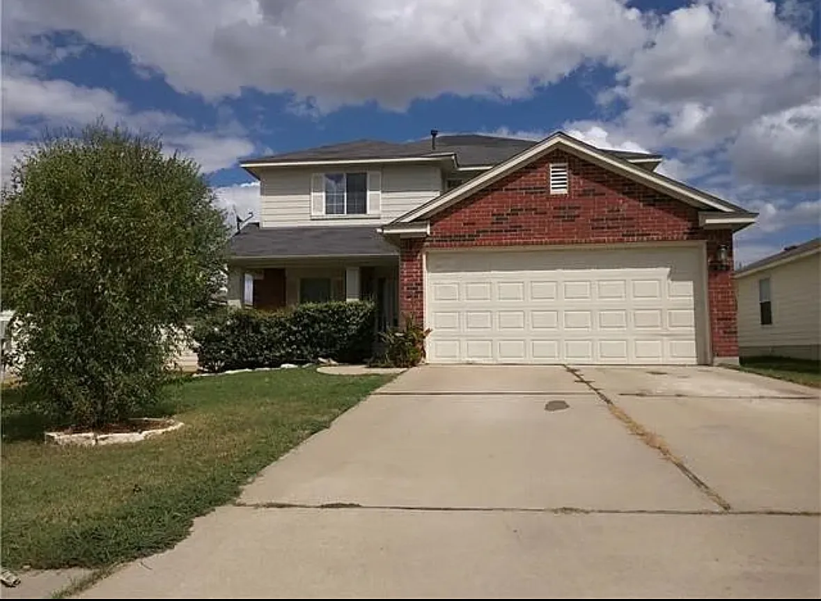 4 bed, 2150 sqft, $2,100 — Photo 1