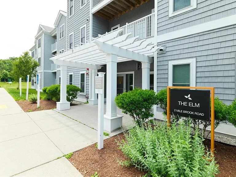 The Elm at Island Creek Village — Photo 12