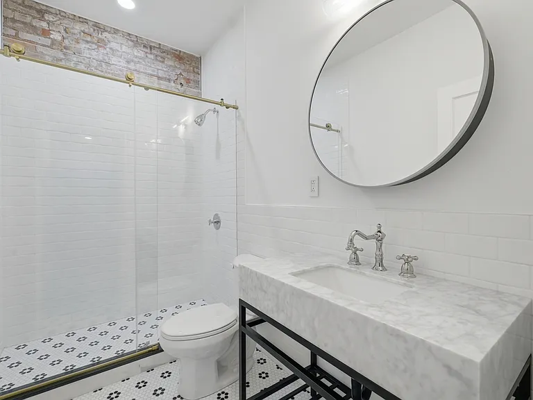 207 Main St #5 — Photo 10