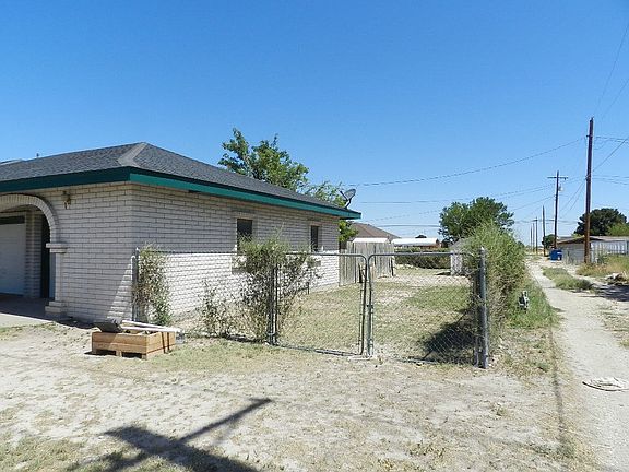 3rd image of 1600 N Young St