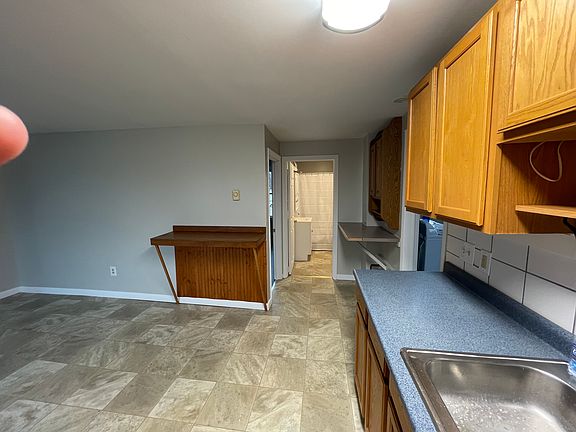 3rd image of 506 Porters Point Rd #1