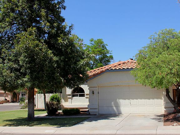 4th image of 7520 W Taro Ln