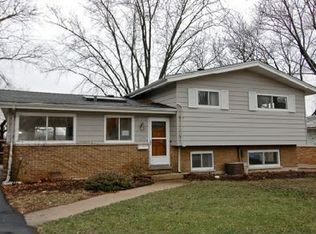 403 South St, Dundee, IL 60118