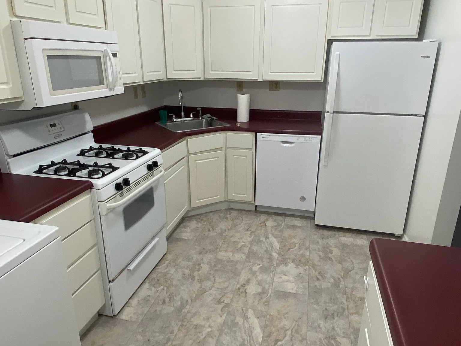 3 bed, 1.5 bath, 1200 sqft, $1,100 — Photo 2