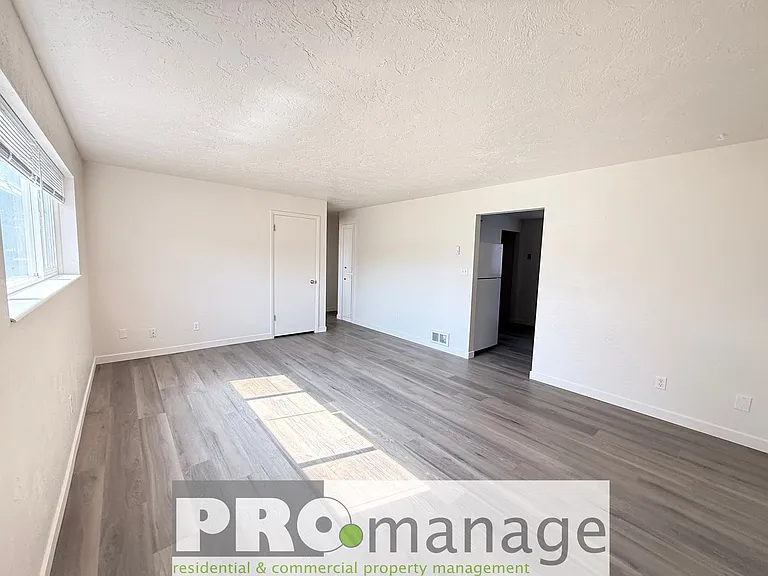 2 Bed / 1 Bath Apartment — Photo 6
