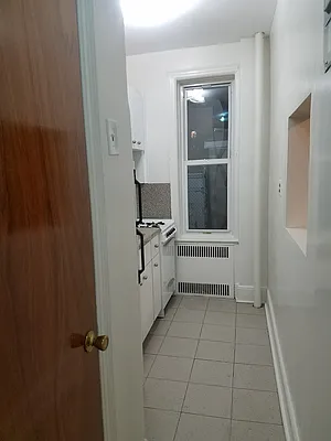 Rented by Max & Associates Realty Corp | media 8