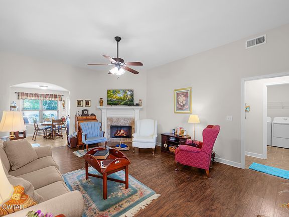 3rd image of 89 Birch Hollow Ln