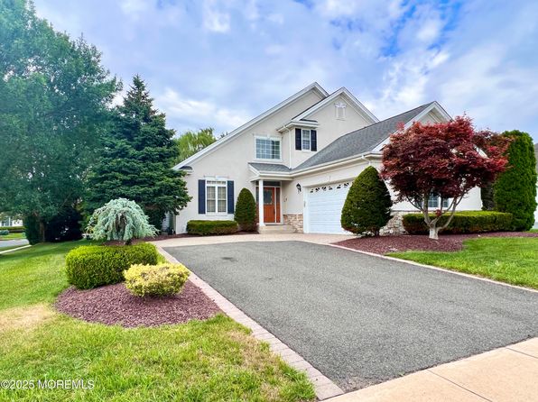 1 Hendrickson Ct