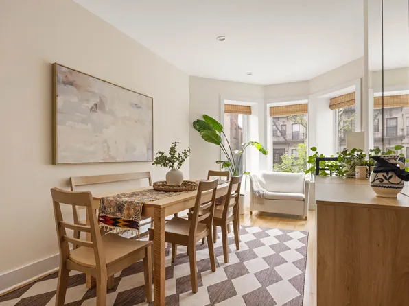 473 Bainbridge Street image 2 of 12