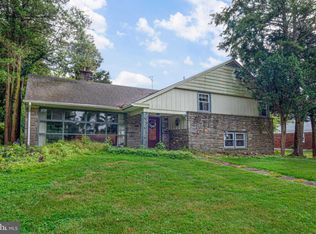 417 Collins Dr, Springfield, PA 19064