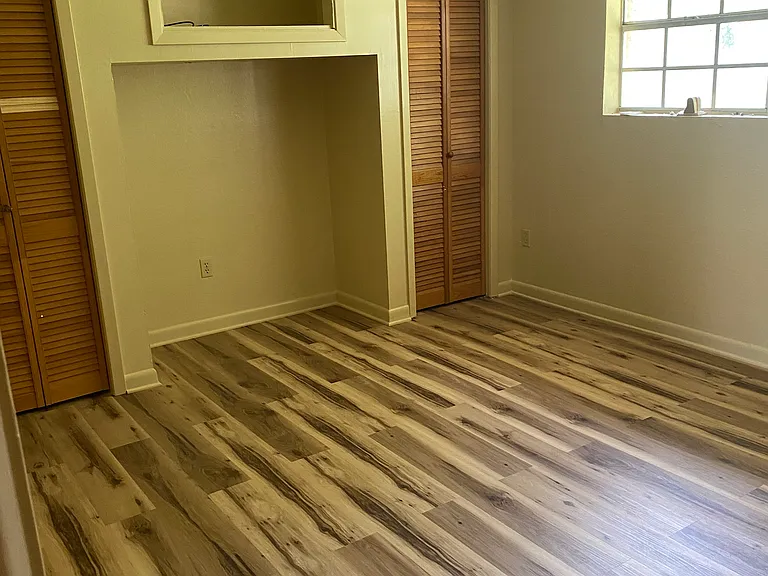 223 Driftwood St — Photo 8
