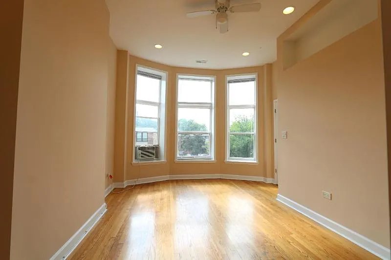 Rare Uic/Little Italy 2br W/All Utilities Included — Photo 4