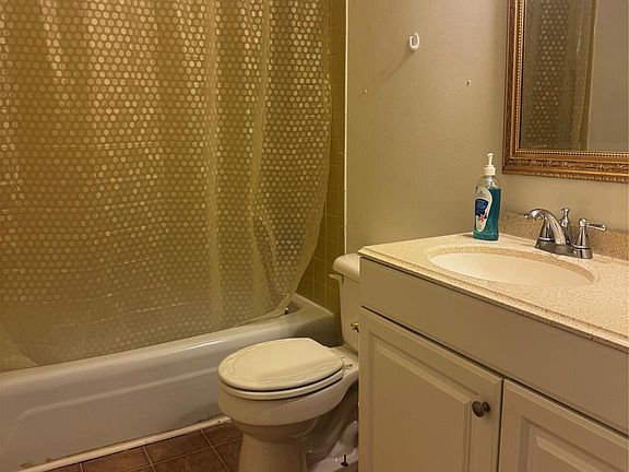 5th image of 1300 Larchmont Pl