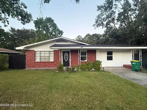 10616 Oak St Photo 1