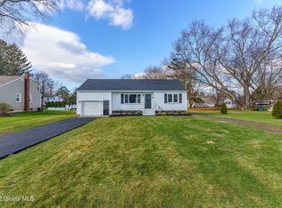 19 Aleda Dr, Schenectady, NY 12302