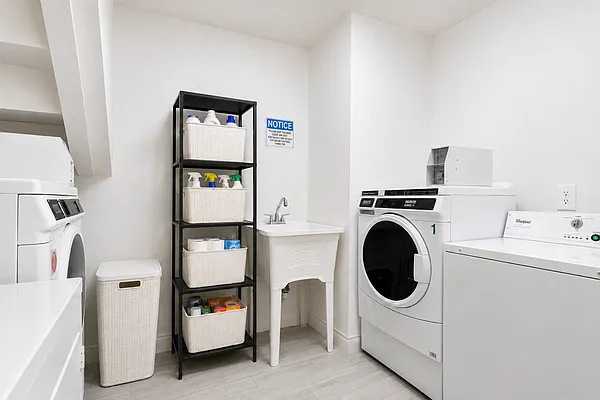 Laundry, photo 1