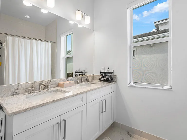 9256 Crestview Circle Palm — Photo 21