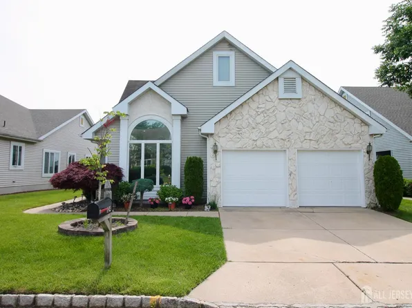 124 Chichester Rd, Monroe Township, NJ 08831