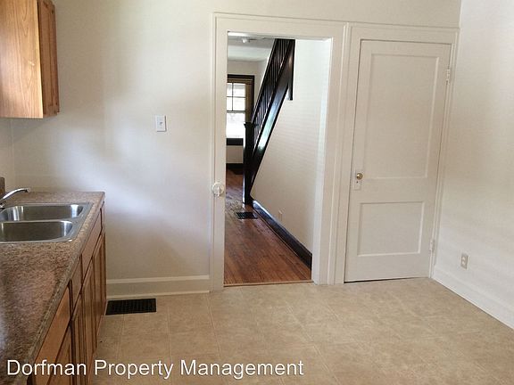 5th image of 937 E Raymond St