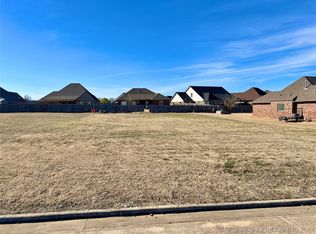 3809 Crestview Dr, Muskogee, OK 74403