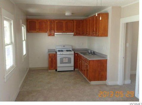 3rd image of 4940 Axtell St