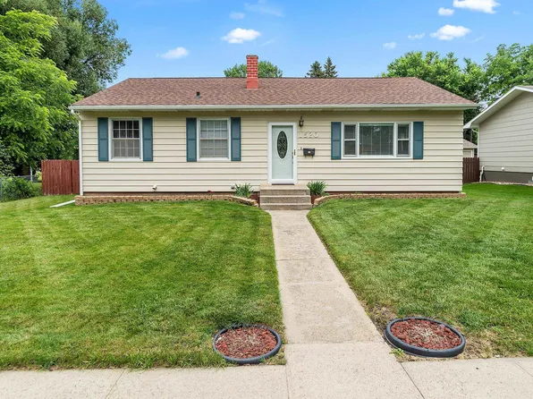 1520 Pine St, Sturgis, SD 57785