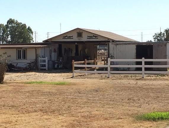 5th image of 8232 Carmencita Ave