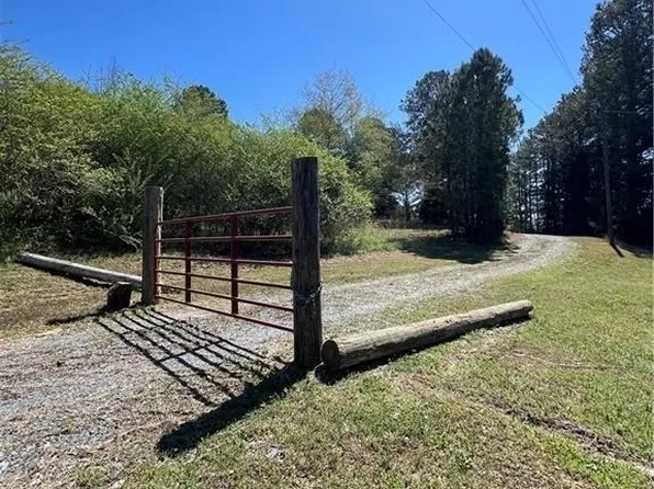 427 Pullen Rd SE, Lindale, GA 30147