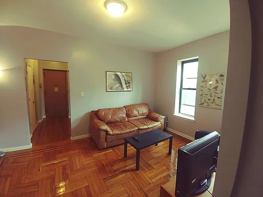 Rented by Lang Realty LLC | media 4