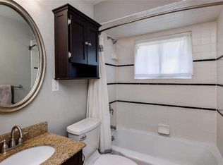22 Country Squire Ln, Saint Louis, MO