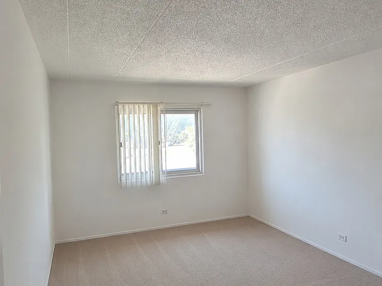 3221 W Parkway Dr #21D — Photo 4