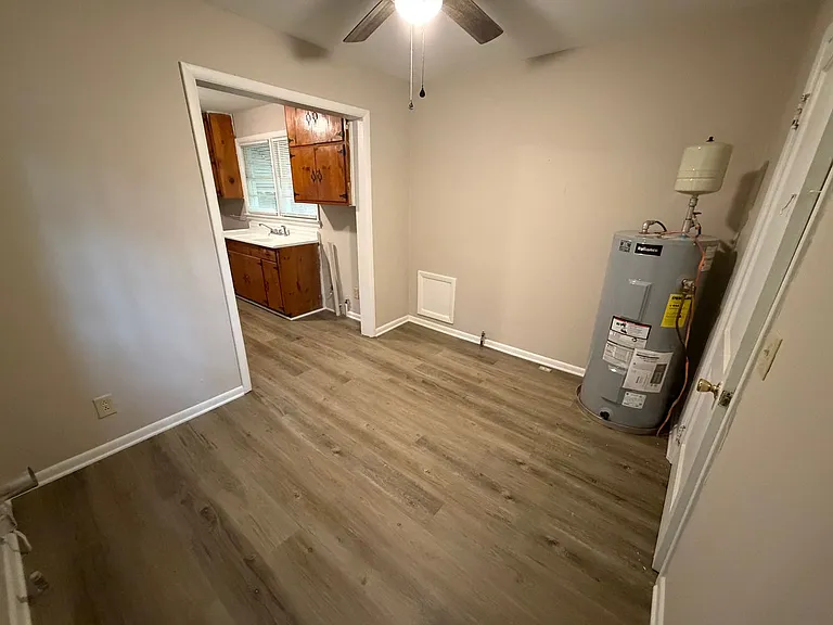 124 Holly St SE — Photo 6