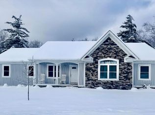 102 Pembroke Ln, Daniels, WV 25832