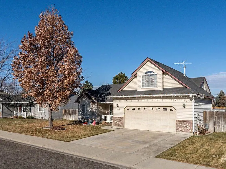 4548 W Aspen Creek St — Photo 2