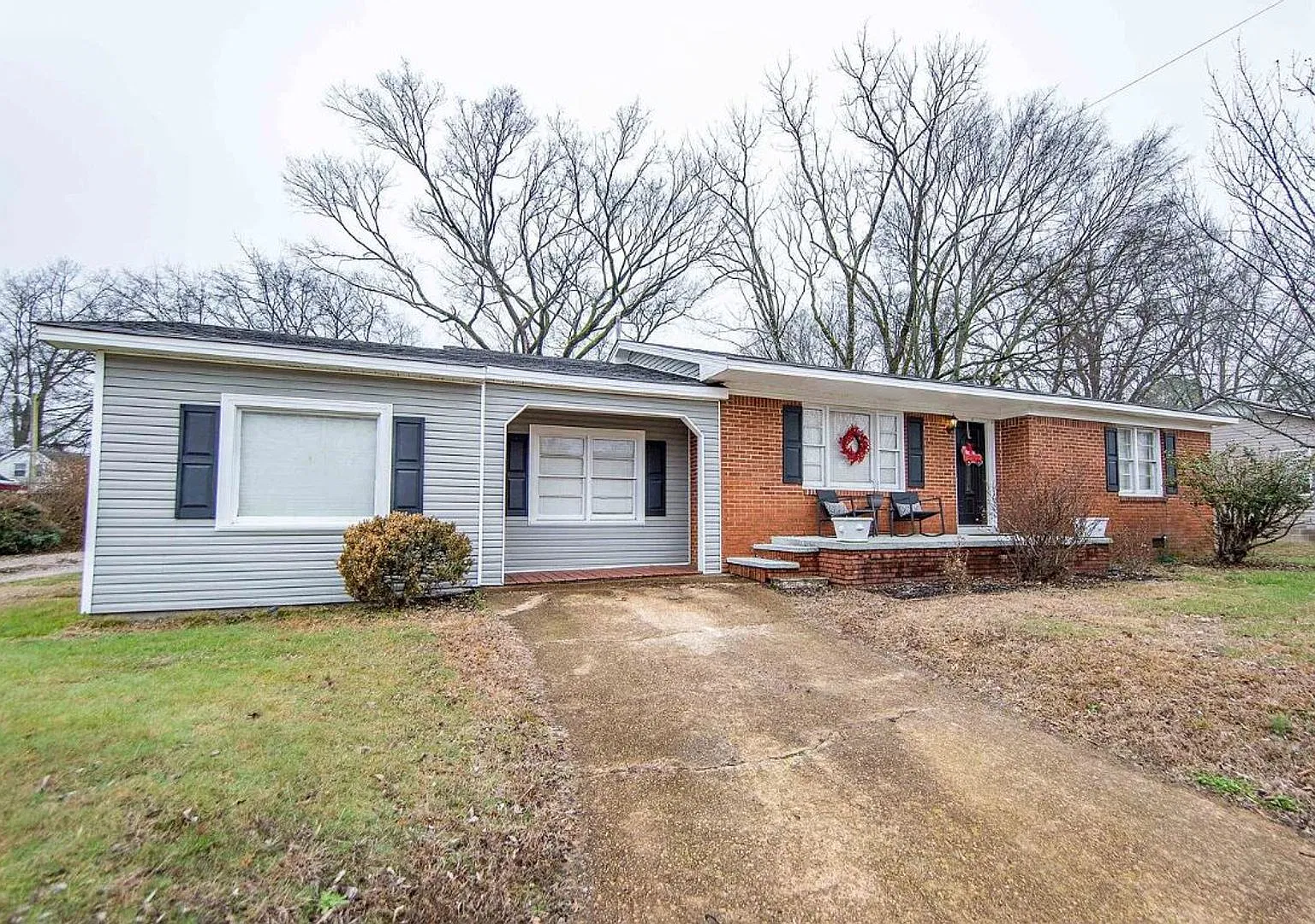 Gorgeous 4 Bedroom Home in Adamsville — Photo 3