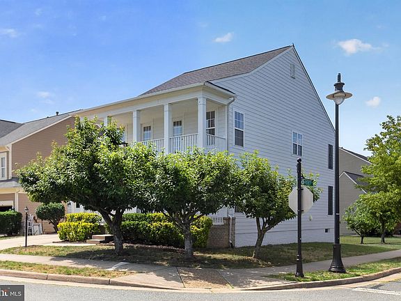 4th image of 1010 Austin Dr
