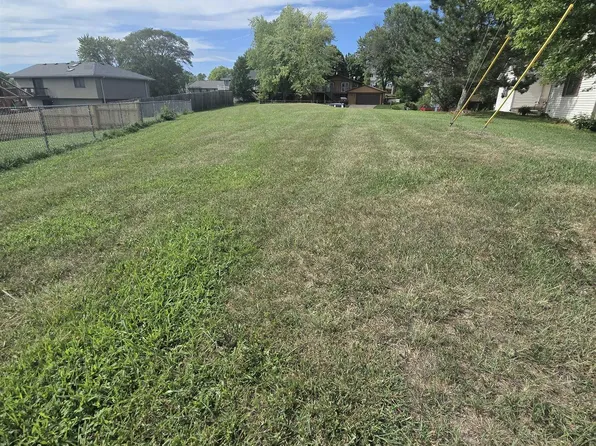 1709 Dunbar Dr, Plattsmouth, NE 68048