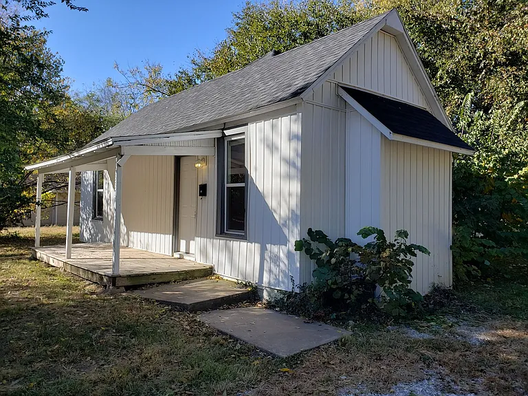 337 N Park Ave — Photo 3