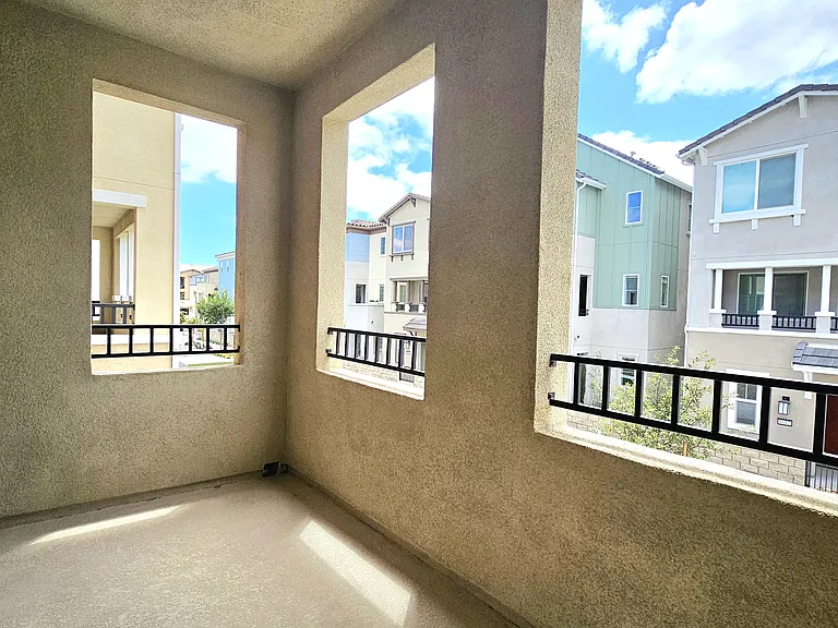6045 Fairfax Dr — Photo 15