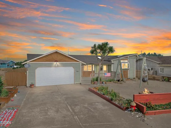 2002 NW Bridgeview Dr, Waldport, OR 97394