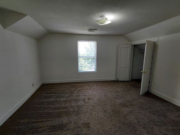 3rd image of 1811 Vichy Rd