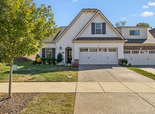 911 Cherry Grove Dr, Hendersonville, TN 37075
