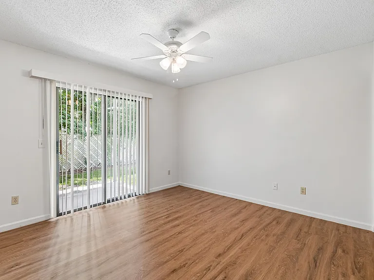 702 Meadowbrook Dr — Photo 22