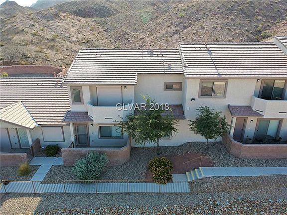 2nd image of 2050 N Los Feliz St #156