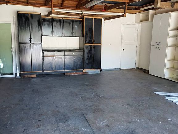 2nd image of 4520 Hackberry Ln