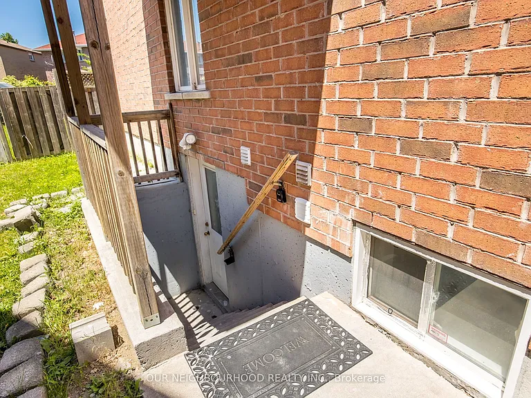 14 Tarsus Cres #BASEMENT — Photo 2