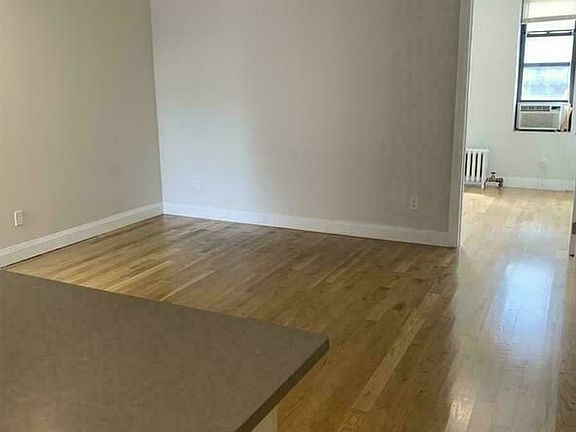 3rd image of 435 27th Ave APT 1F