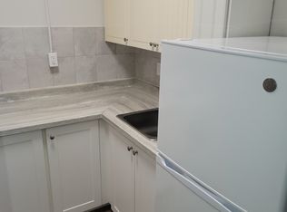 3 Birchlea Ave #1, Toronto, ON M8W1E8